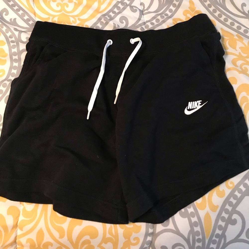 3 pairs of Nike shorts !